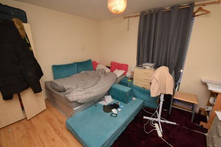 3 bedroom apartment to rent - Photo 3
