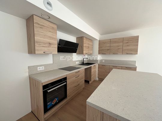 Appartement Montville 4 pièce(s) 89,71 m2 - 3 chambres - 2 places de parking - 2 balcons - Photo 1