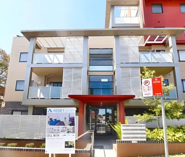 Spacious and Modern Apartment in a Prime Yagoona Location - Photo 2