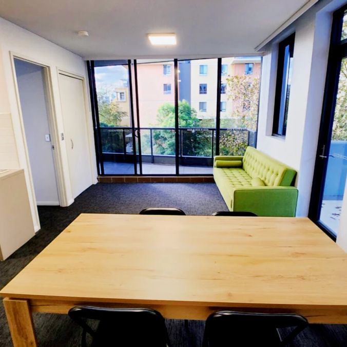 2 bedroom 2 bathroom - Photo 1