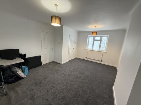 Swansea Road, Northampton - Photo 3