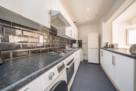 Porchester Square, London, W2 - Photo 2