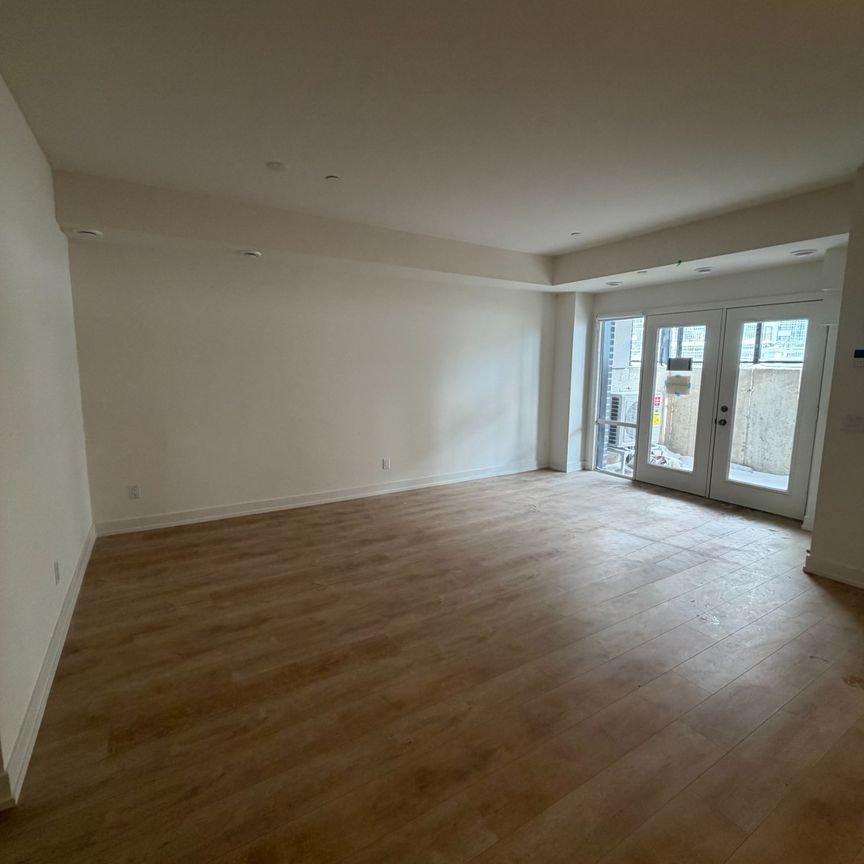 For Lease - 16 Melbourne Avenue, St. Catharines, Ontario - Photo 1