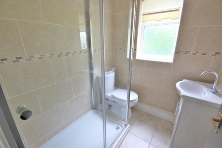 2 bedroom terraced house to rent - Photo 4
