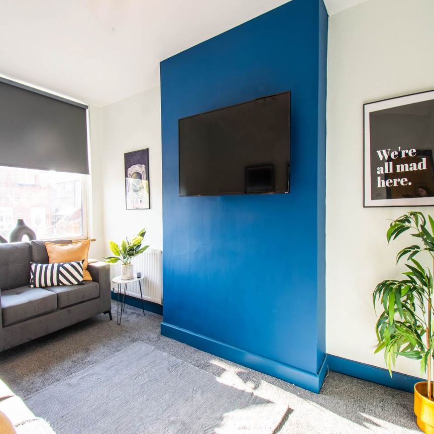 Ecclesburn Street (Room 2), East End Park, Leeds - Photo 1