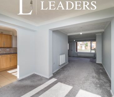 3 bedroom house to rent Sandringham Drive, Loughborough, Leicesters... - Photo 1