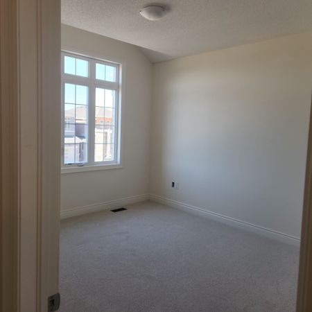 For Lease - 172 Bloomfield Crescent, Cambridge, Ontario - Photo 4