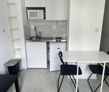 Location / Studio meublé - Photo 2