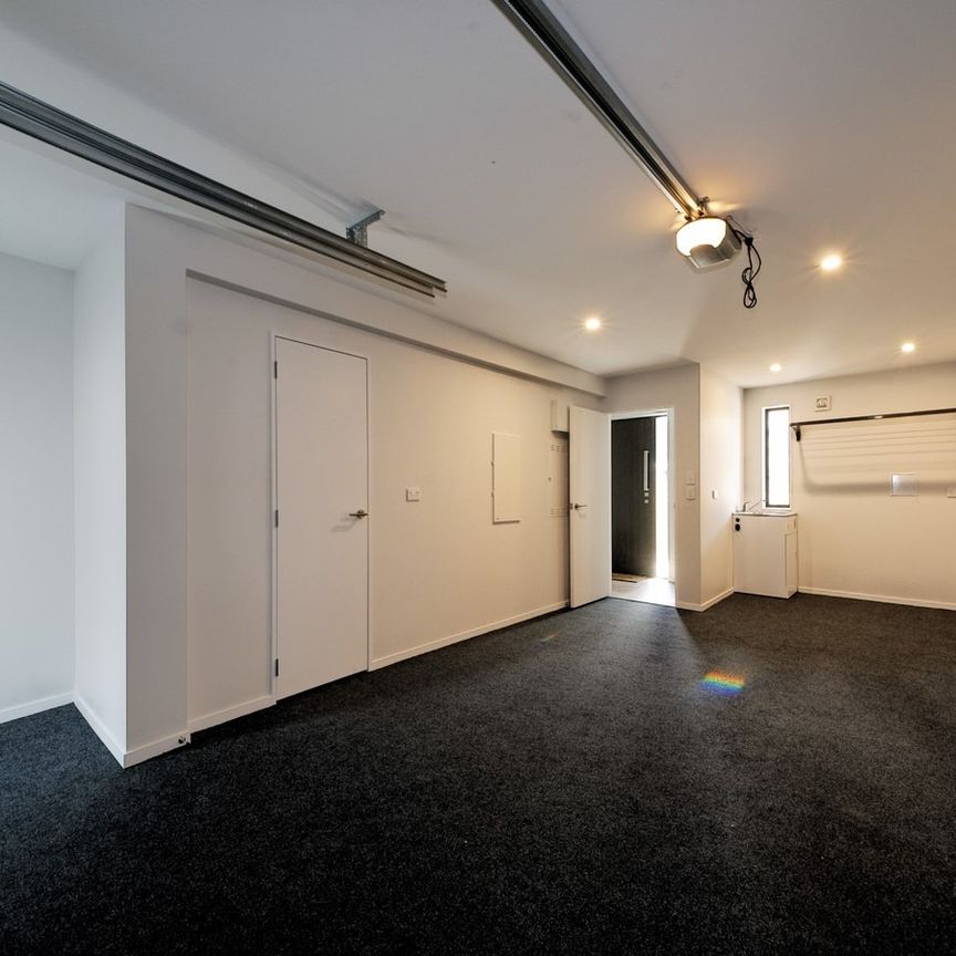 Sleek Chic Hobsonville Townhouse - Photo 1