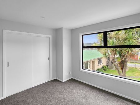 Modern Wainui Living - Photo 2