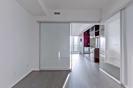 For Lease - 70 Temperance Street Unit# 5312, Toronto, Ontario - Photo 2