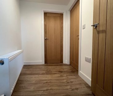 Dove Bank, Uttoxeter - Photo 5