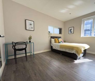 Pownall Square, L3 - Photo 2