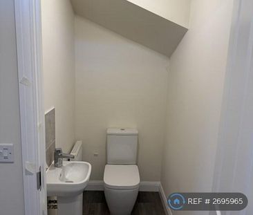 3 bedroom end of terrace house to rent - Photo 6