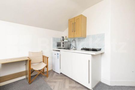 A well-presented studio flat available now on Sellons Avenue in Harlesden - Photo 4