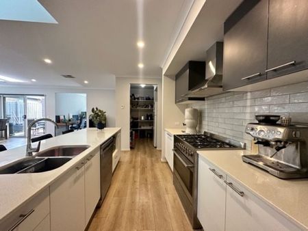 Family Home Including Club Armstong Access - Photo 2