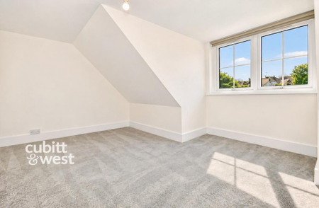 4 bedroom end of terrace house to rent - Photo 3