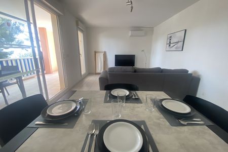 T3 MEUBLE TERRASSE LA SEYNE SUR MER SUD - Photo 4