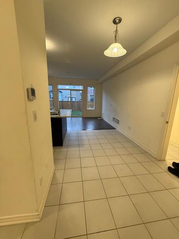 33 Benhurst Cres, Brampton, ON L7A 5A2 - Photo 4