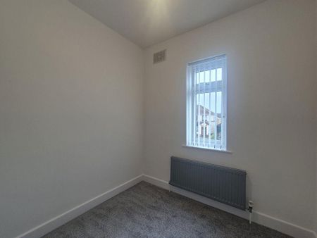 3 bedroom terraced house to rent - Photo 3