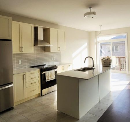 For Lease - 26 Periwinkle Road, Springwater, Ontario - Photo 4