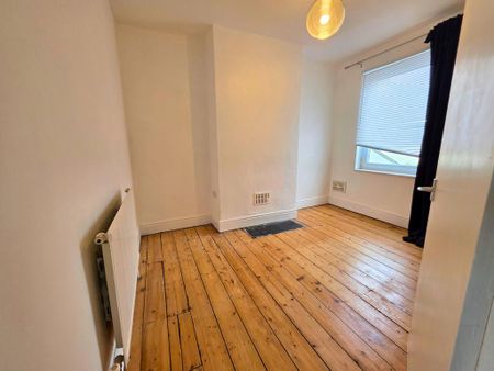 2 bedroom terraced house to rent - Photo 4