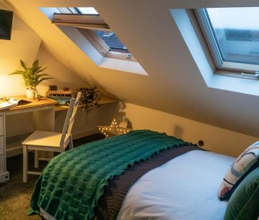 1 bedroom in a house share to rent - Photo 2