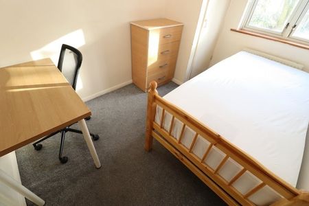 Room in a Shared Flat, Pennyfields, E14 - Photo 4