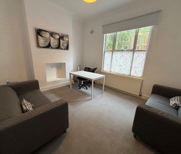 4 bedroom terraced house to rent - Photo 5