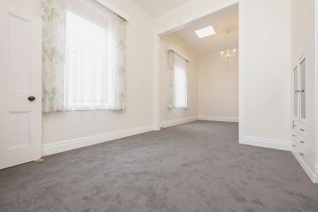 7 Glenmark Avenue, St Kilda VIC 3182 - House For Rent | Domain - Photo 3