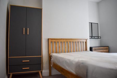 4 bedroom terraced house to rent - Photo 4