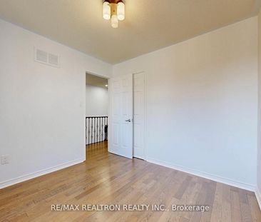 For Lease - 558 Willowick Drive, Newmarket, Ontario - Photo 2