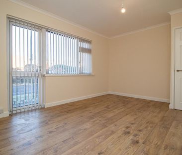 2 bedroom ground floor flat to rent - Photo 4