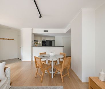 Courtyard apartment in resort-style ‘Somerset Mews’ - Photo 4