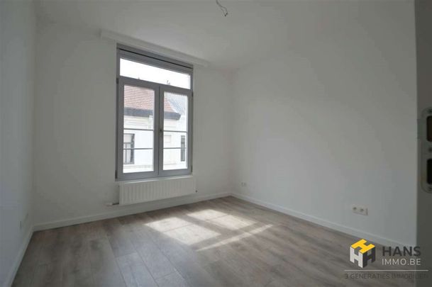 Volledig vernieuwd appartement van 55 m² met 2 slaapkamers en 2 balkons in het centrum van Antwerpen! - Photo 1