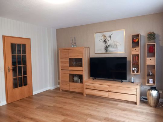 **Wunderschönes Reihenhaus über zwei Etagen in ruhiger Lage mit Garten und Terrasse in Langenhagen** - Foto 1