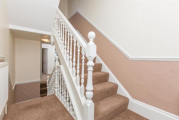 1 bedroom private hall to rent - Photo 1