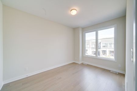 For Lease - 1179 Dartmouth Crescent, Oakville, Ontario - Photo 4