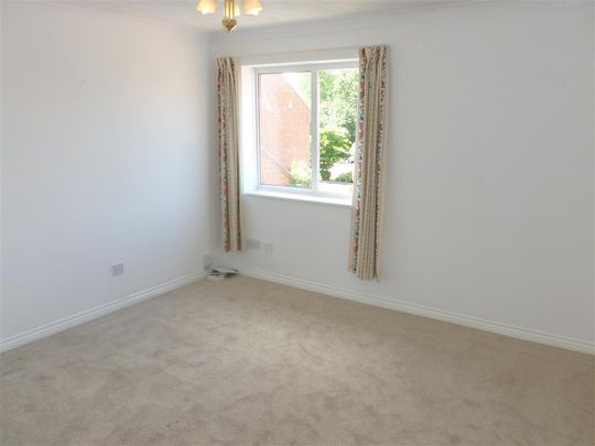 ElfordGrove, MarstonGreen, Birmingham - Photo 1