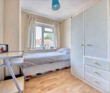 5 bedroom semi-detached house to rent - Photo 3