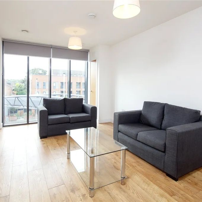 1 Bed Flat, Gaumont Place, SW2 - Photo 1