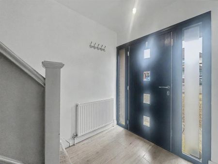 3 bedroom semi-detached house to rent - Photo 4