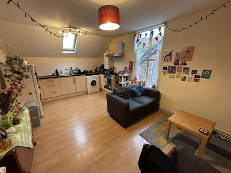 2 bedroom apartment to rent - Photo 3