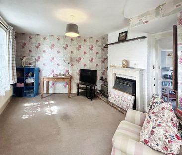 2 bedroom terraced house to rent - Photo 4