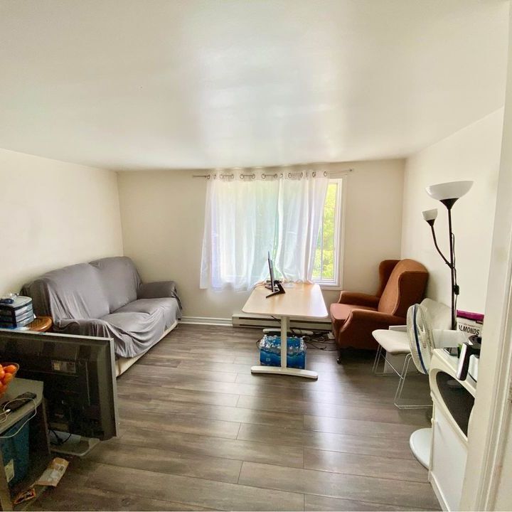 COZY & CREAM 1 BED APARTMENT NEAR OTTAWA - Photo 1