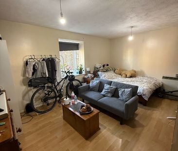 Studio Flat, Elmore Close, HA0 - Photo 4