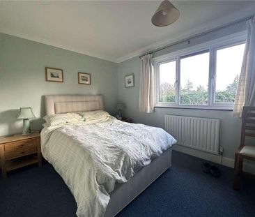 Greenhill Road, Farnham, Surrey, GU9 - Photo 4
