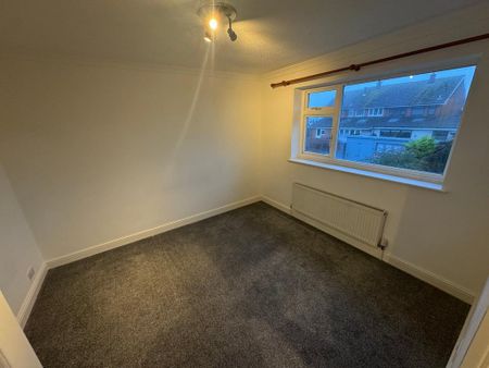 3 bedroom semi-detached house to rent - Photo 3