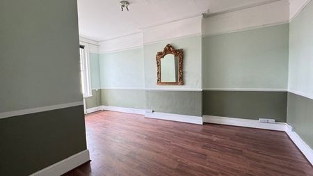 Room in a Shared Flat, High Road Leyton, E10 - Photo 2