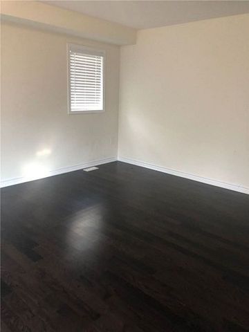 For Lease - 102 Benhurst Crescent, Brampton, Ontario - Photo 2